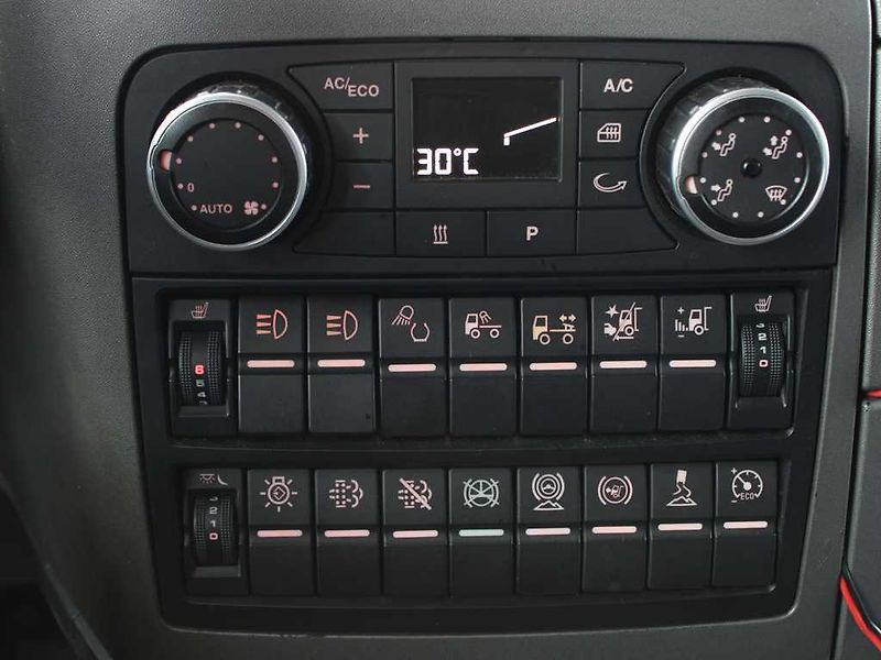 MAN TGX 26.560, 6X4, EURO 6, KOŽENÉ SE - fotka 11 z 18