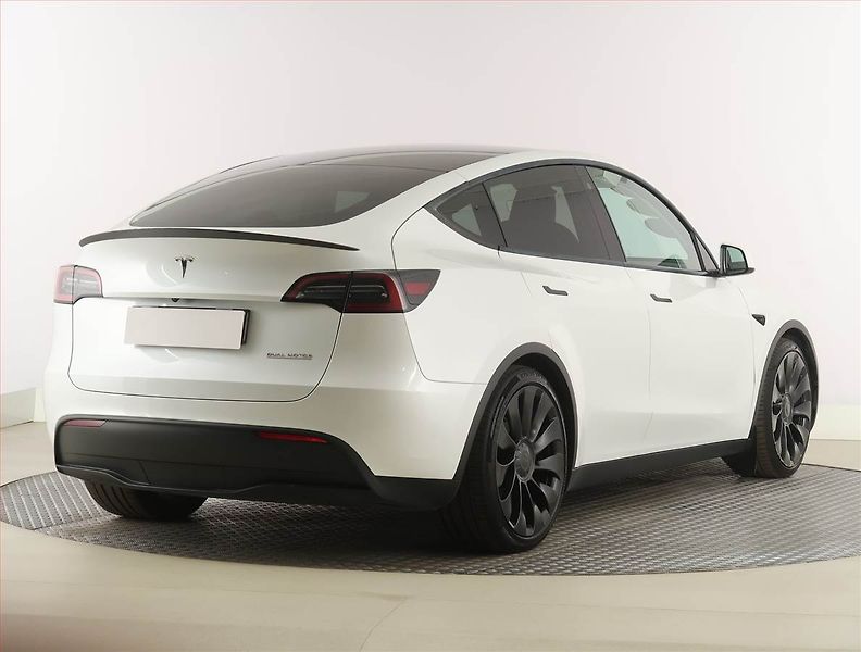 Tesla Model Y (2023) Performance 79kWh, SoH 93% - fotka 5 z 33