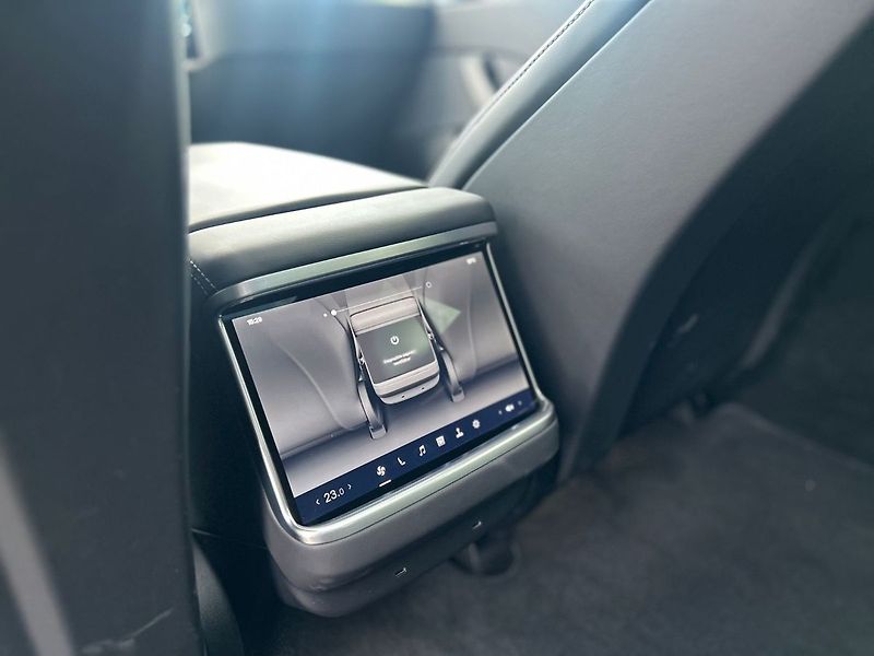Tesla Model S - fotka 24 z 30
