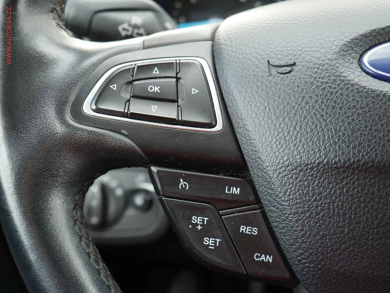 Ford Kuga (2017) 1.5TDCi, ČR, Navi, xenon - fotka 15 z 23