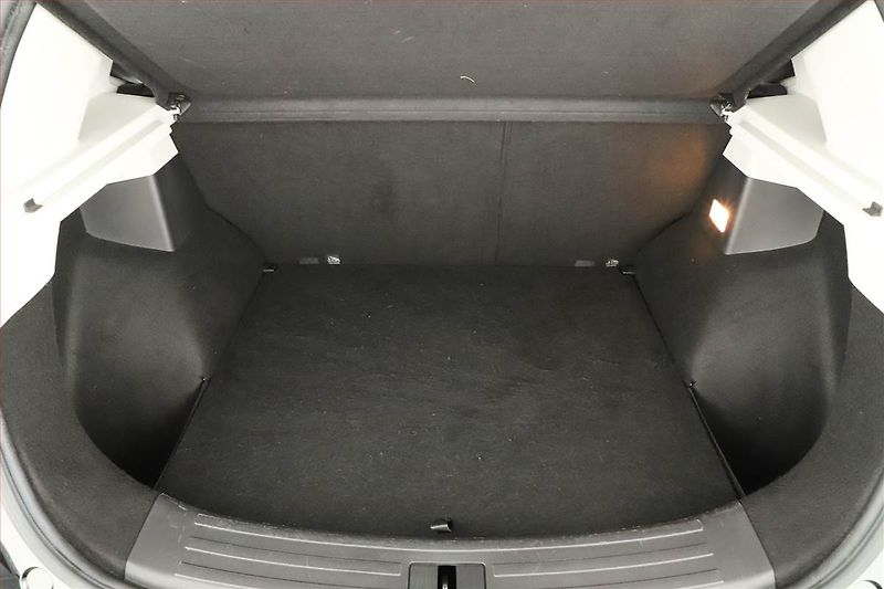 MG ZS (2022) 1.5, Tempomat, Park. senzory - fotka 12 z 13