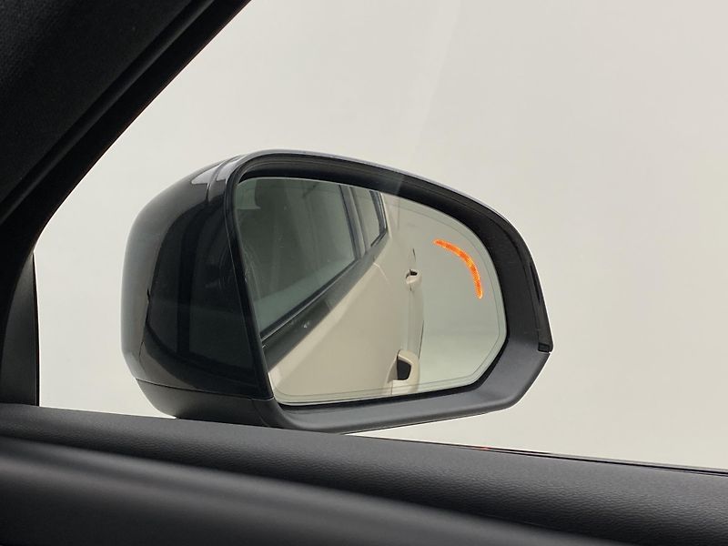 Volvo XC40 (2026) B3 AUT DARK PLUS - fotka 32 z 60