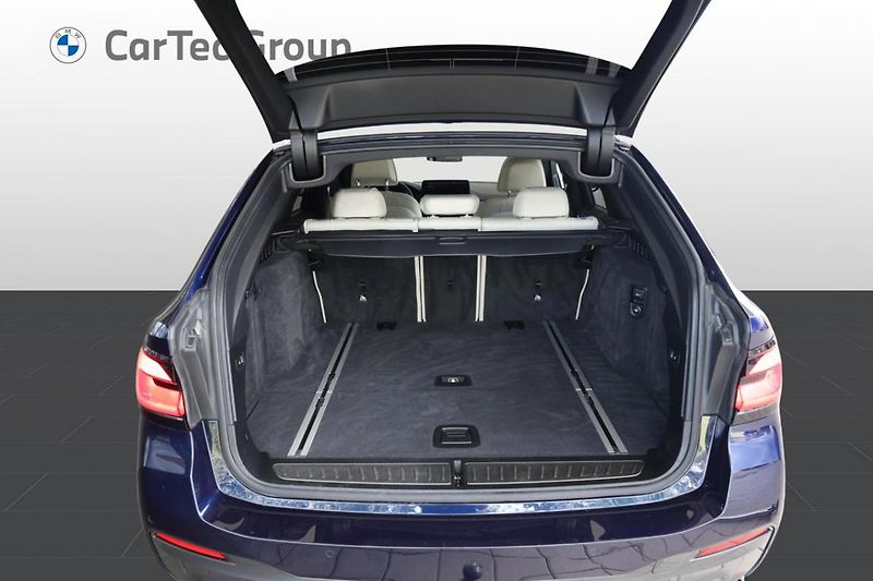 BMW Řada 5 530d xDrive Touring - fotka 12 z 33