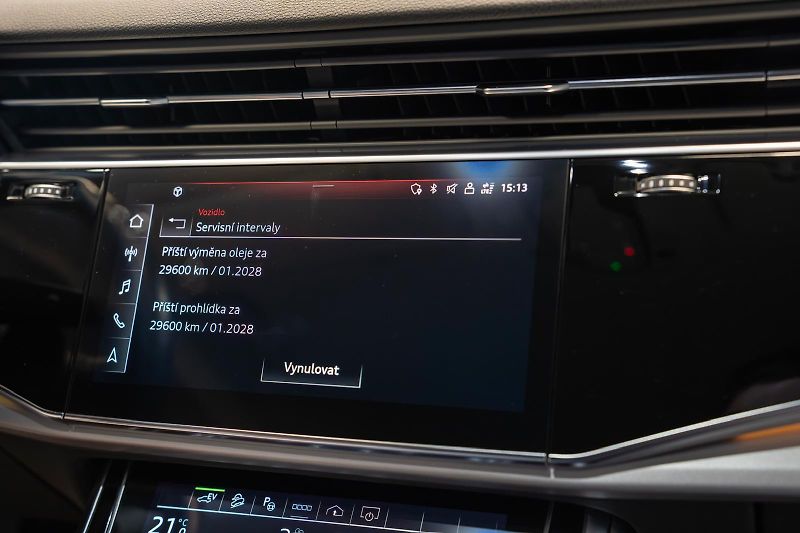 Audi Q8 55 TFSI e 250 kW, QUATTRO, DPH - fotka 25 z 38
