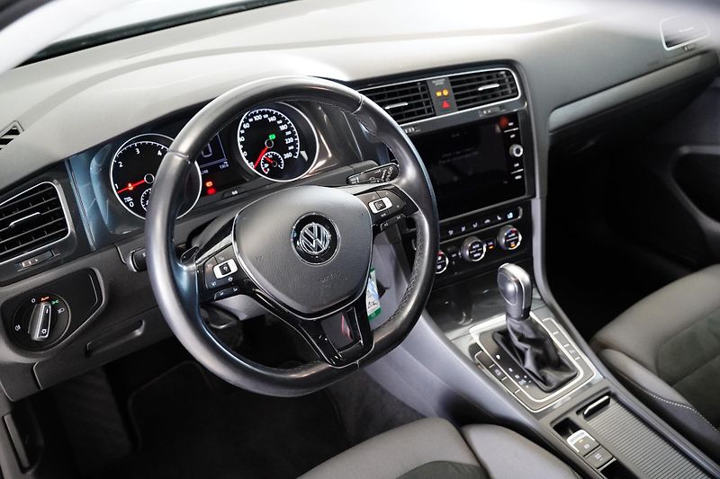 Volkswagen Golf - fotka 13 z 26
