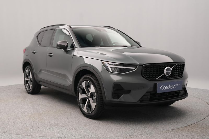 Volvo XC40 (2026) B3 AUT DARK PLUS - fotka 14 z 24