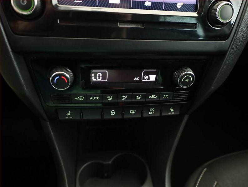 Škoda Rapid (2018) Style Plus 1.0 TSI, ČR,1.maj - fotka 10 z 17