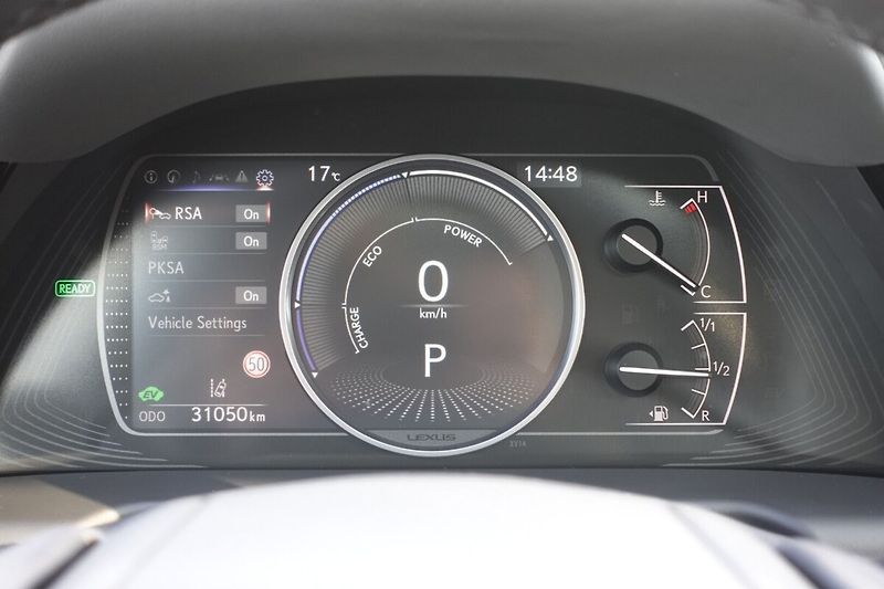 Lexus ES 300h ZLEVNĚNO 2,5HSD Elegance Plus - fotka 29 z 37