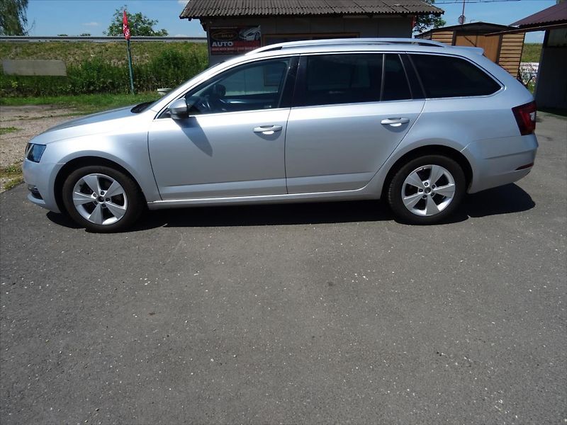 Škoda Octavia 1,0 TSi 85 kW - fotka 6 z 29