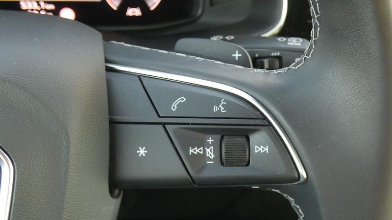 Audi Q8 55 TFSI quattro tiptronic - fotka 13 z 26