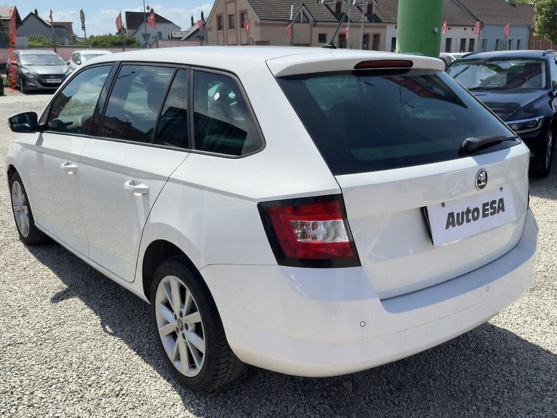 Škoda Fabia (2015) 1.4TDi, ČR, Style, xenon - fotka 6 z 18