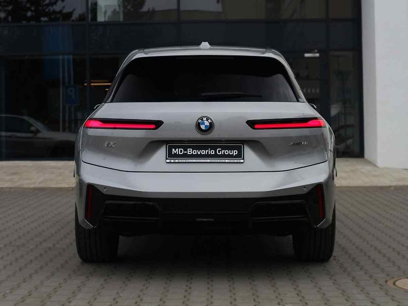 BMW iX - fotka 6 z 10
