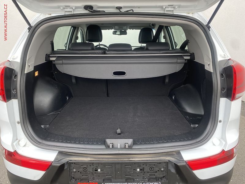 Kia Sportage (2016) 1.6 GDi, Navi, kamera, kůže - fotka 7 z 15