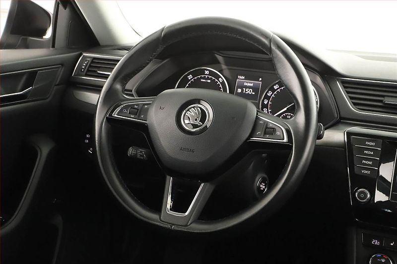 Škoda Superb (2015) Style 2.0 TDI, Automat - fotka 13 z 17