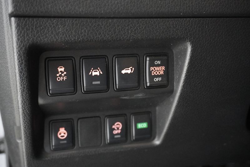 Nissan X-Trail  DIG-T 1,3i TEKNA  AUTOMAT - fotka 16 z 32