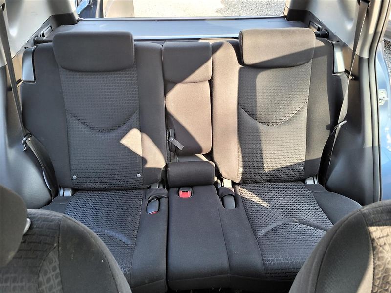 Toyota RAV4 2,2 D4-D,4x4,klima,alu, - fotka 26 z 35