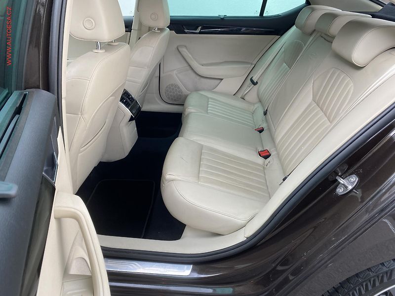 Škoda Superb (2016) 2.0TDi, L&K, DSG, panor - fotka 10 z 20