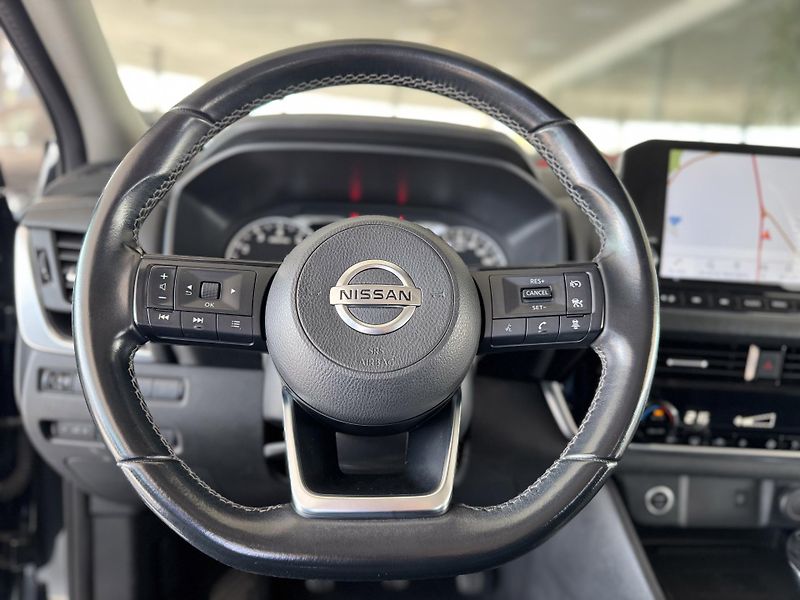 Nissan Qashqai 1,3DIG-T 140*Distronic*360kam - fotka 9 z 33