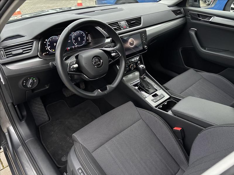 Škoda Superb 2,0 TDI 110kW Style DSG - fotka 24 z 42
