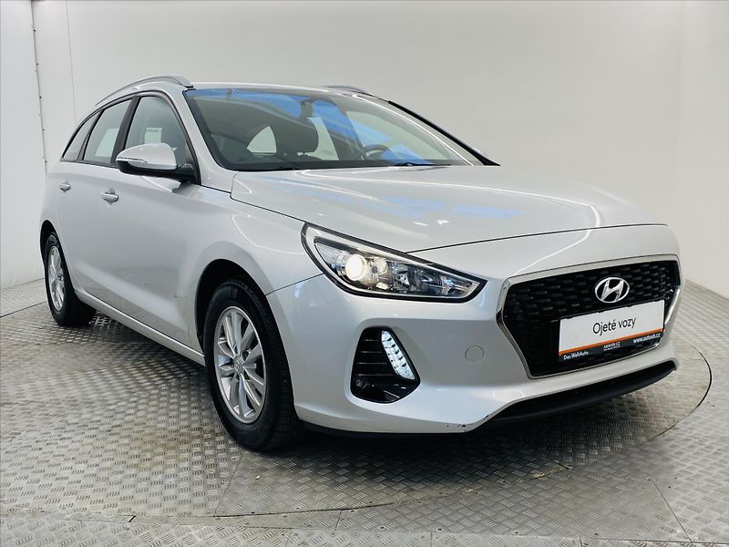 Hyundai i30 1,4 T-GDi 103kW - fotka 23 z 24