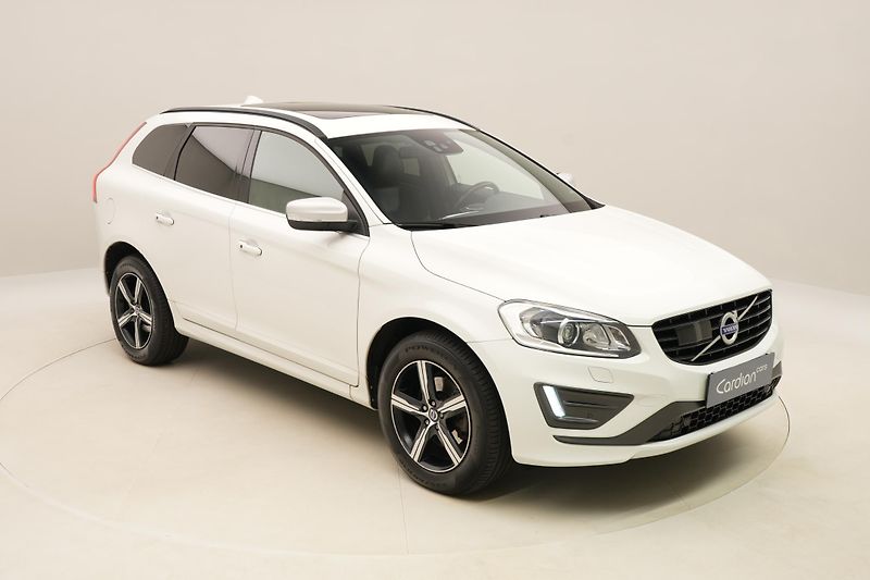 Volvo XC60 D4 AWD MOMENTUM AUT  - fotka 16 z 48