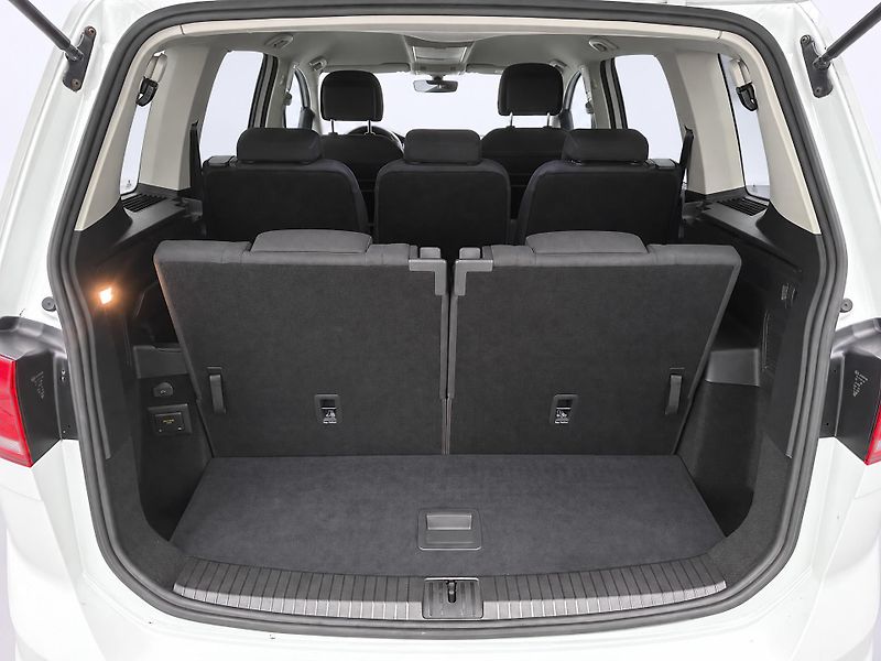 Volkswagen Touran 1,4 TSI Highline CZ Aut.klima - fotka 10 z 36