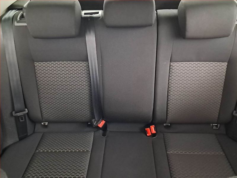 Volkswagen Golf (2012) 1.6 TDI, Tempomat - fotka 10 z 16