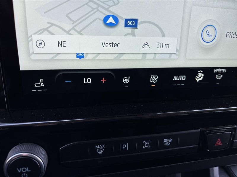 Ford Tourneo Custom 2,5 PHEV Sport 171kW - fotka 31 z 35