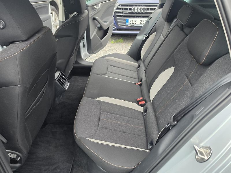 Škoda Kamiq 1.5 TSI DSG First Edition Matr - fotka 9 z 14