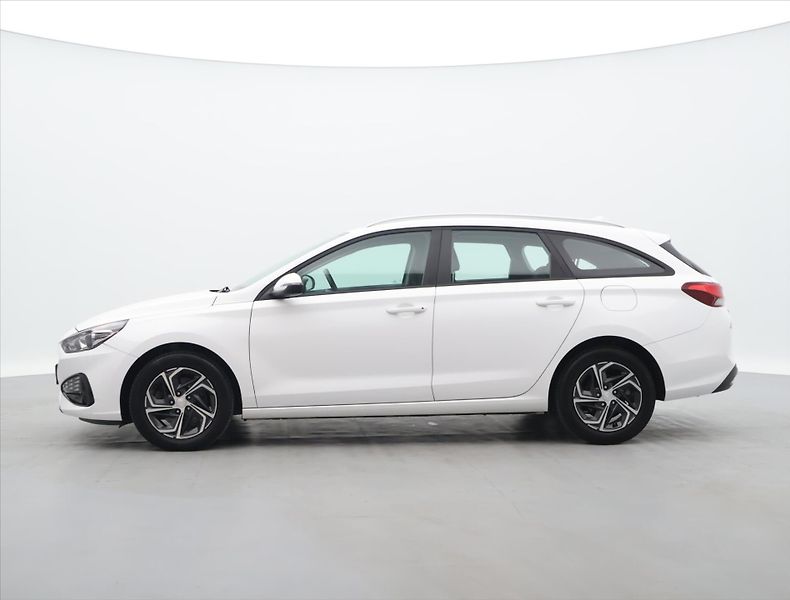 Hyundai i30 1,5 i Comfort Family CZ 2.Maj - fotka 4 z 31