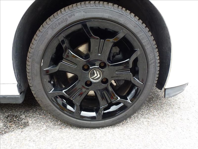 Citroën DS3 1,6 16V VTi THP SportChic - fotka 49 z 51