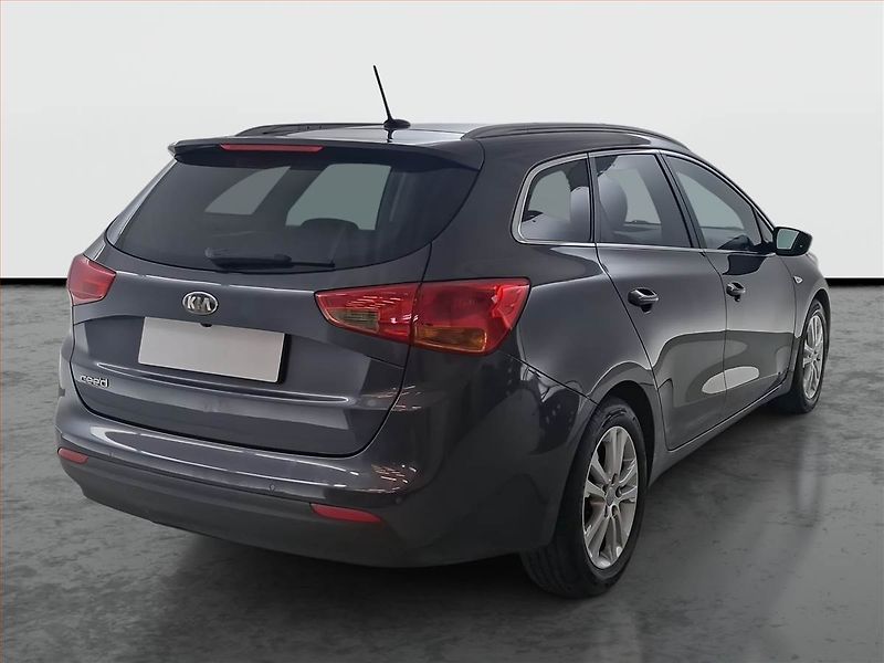 Kia Ceed (2013) 1.6 GDI, Navi, Tempomat - fotka 5 z 16
