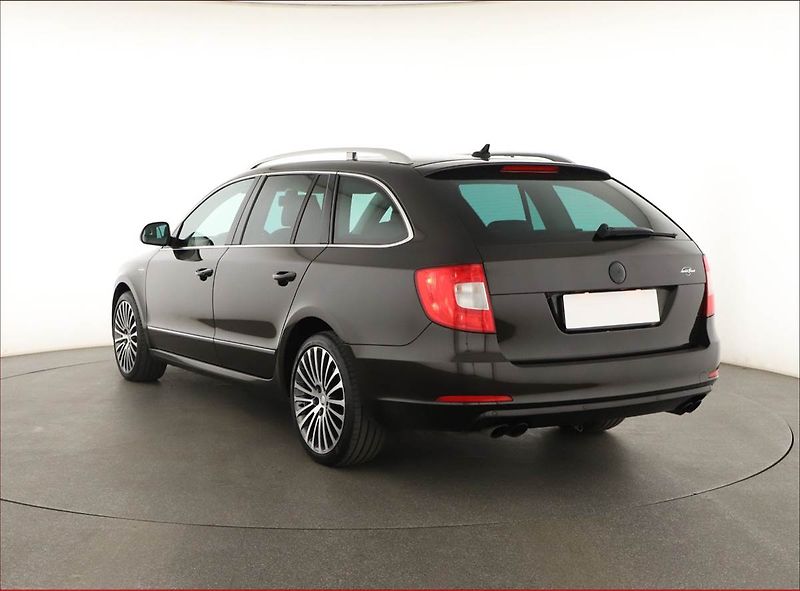 Škoda Superb (2012) Laurin&Klement 3.6 FSI V6 - fotka 4 z 18