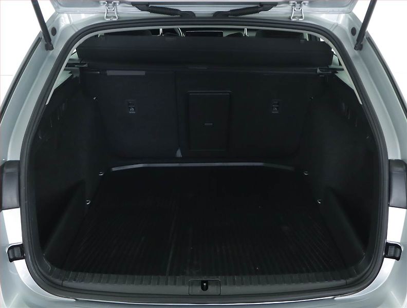 Škoda Octavia (2022) Ambition 2.0 TDI, ČR,1.maj - fotka 13 z 15