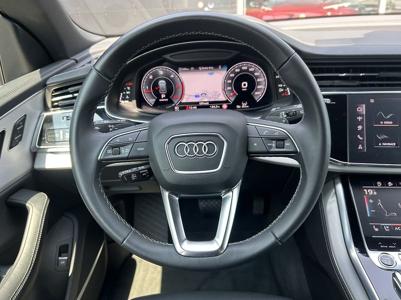 Audi Q8 50 TDI quattro ZÁRUKA - fotka 14 z 35