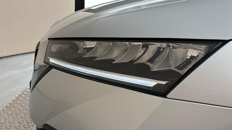 Škoda Octavia 1.0 TSI Ambition Combi - fotka 18 z 24
