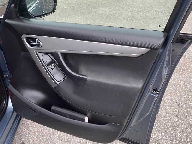 Citroën C4 Picasso (2012) 1,6 HDi  - fotka 13 z 36