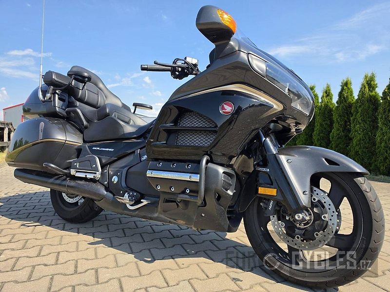 Honda GL 1800 Gold Wing ABS (2016) - fotka 1 z 23