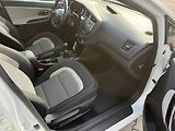 Kia Ceed (2018) TOP 1.6 GDI 99KW - náhled 13