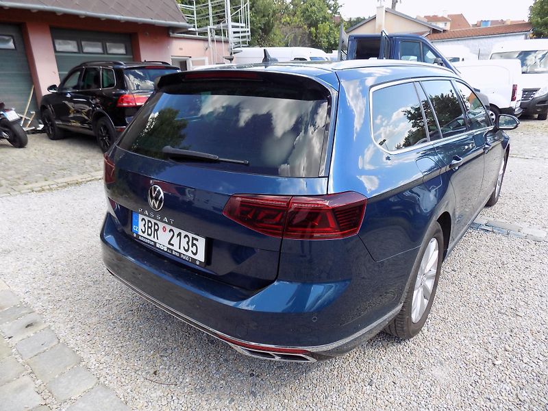 Volkswagen Passat 2,0 TDI R-LINE, MATRIX, ALCAN. - fotka 9 z 41