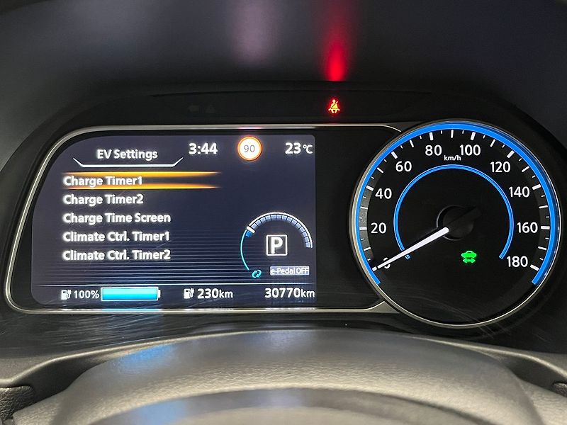 Nissan Leaf N-Connecta, 110 kW, 40kWh - fotka 59 z 72