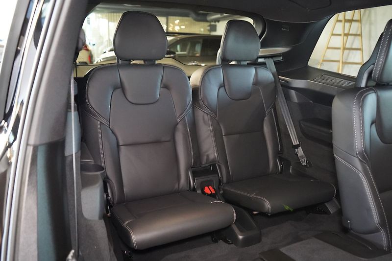 Volvo XC90 T8 PLUS Black Edition, Vzduch - fotka 48 z 50
