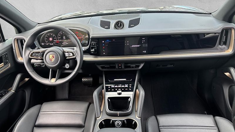 Porsche Cayenne E-Hybrid Black Edition - fotka 18 z 25