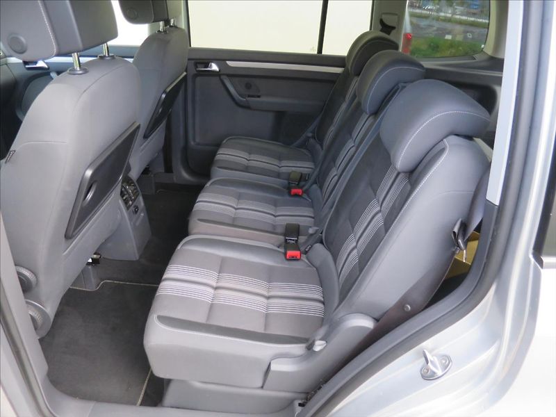 Volkswagen Touran 1,4  TSI MATCH - fotka 17 z 34