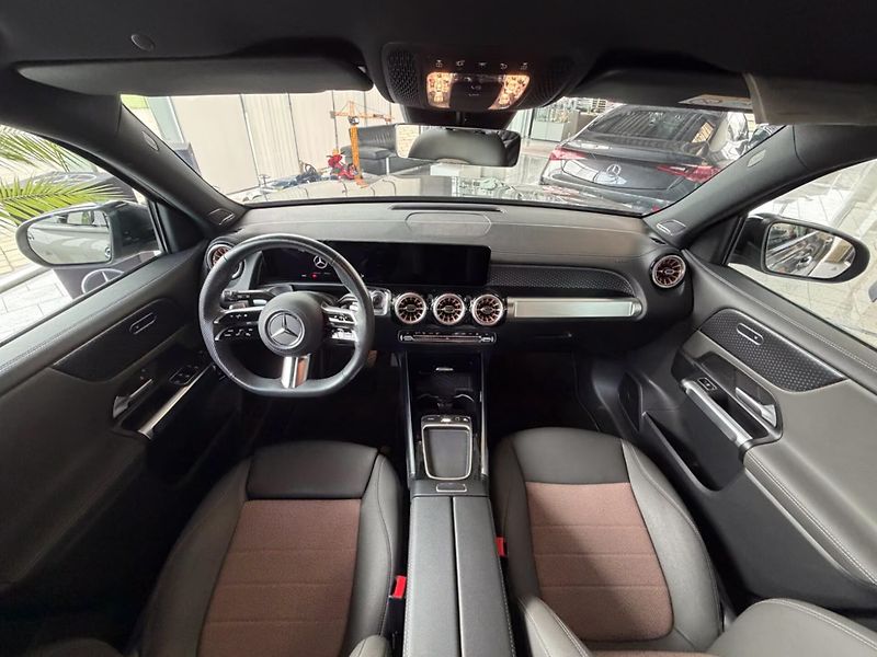 Mercedes-Benz EQB 300 4M 360 Burmester Distronic - fotka 9 z 15