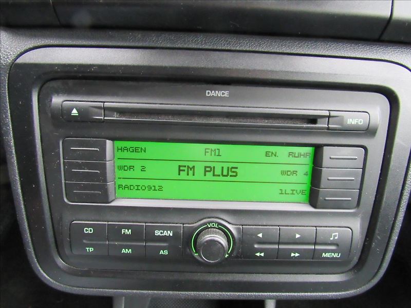 Škoda Fabia 1,6 i 77kW Combi Ambiente - fotka 17 z 26