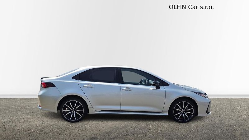 Toyota Corolla SD 1,8 HEV GR Sport - fotka 6 z 25