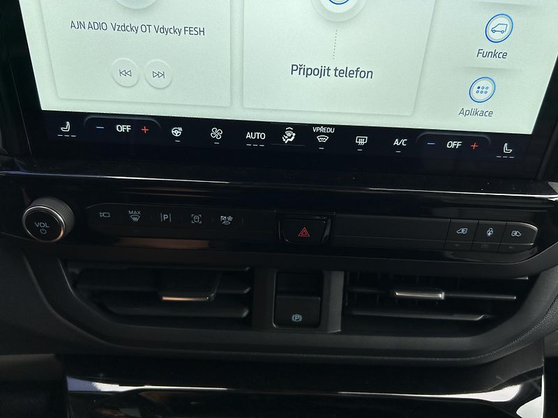 Ford Tourneo Custom Titanium X L2 2.0EcoBlue 125kW - fotka 35 z 37