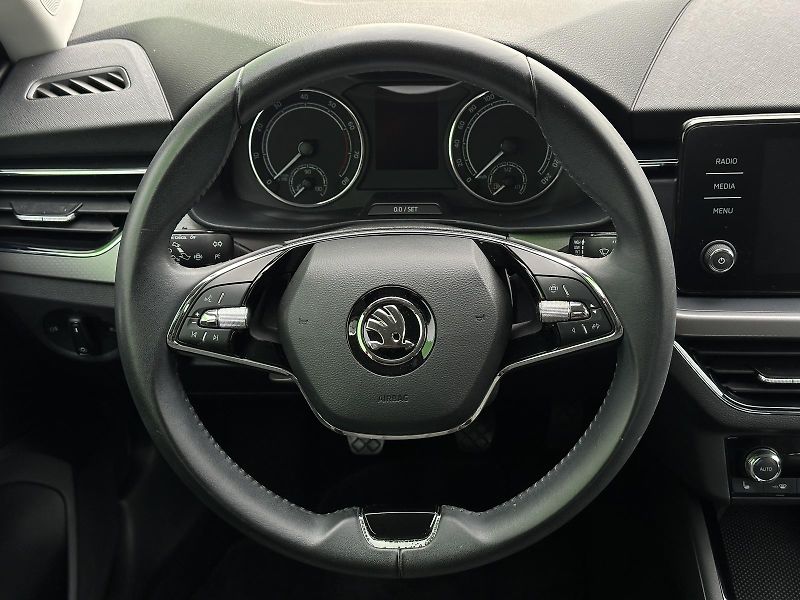 Škoda Kamiq 1.0TSi 110PS Ambition LED Temp - fotka 15 z 36