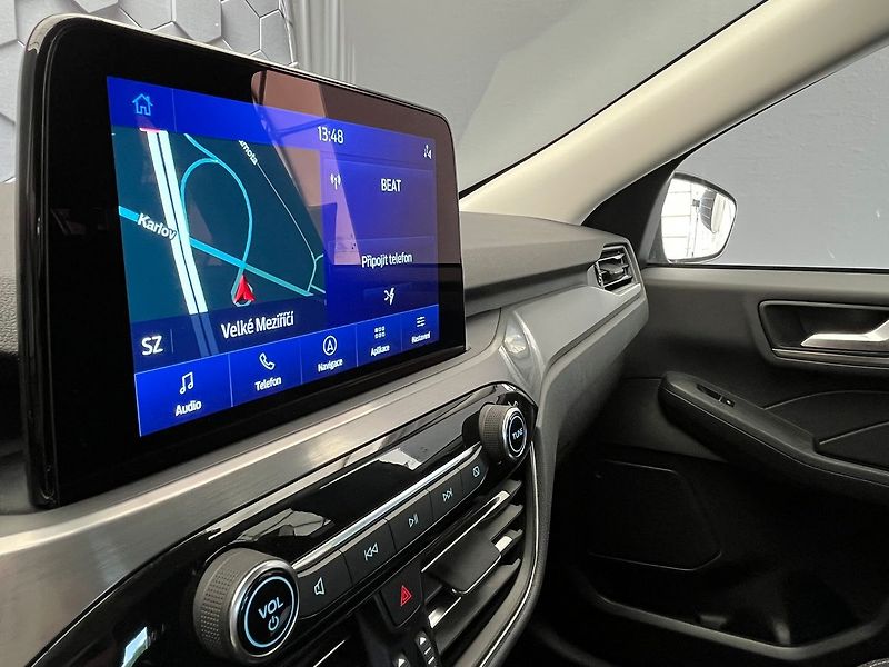 Ford Kuga 2.5 Duratec HEV 4x4 TITANIUM - fotka 16 z 56